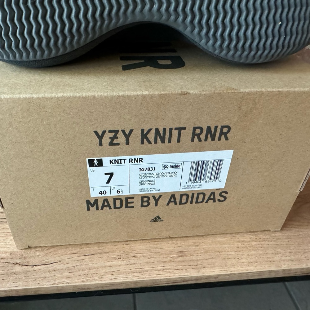 Yeezy knit runner stone onyx
